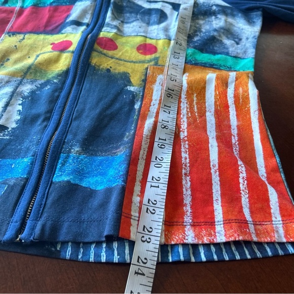 Simply Art by Dolcezza | Matching Set of Jacket and Sleeveless Top - Picture 14 of 15